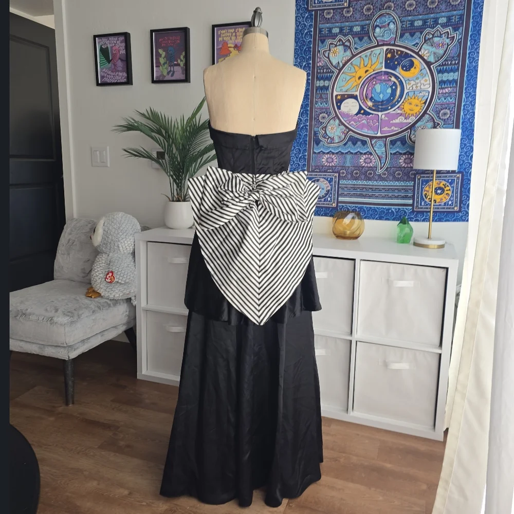 Vintage 80s Gunne Sax by Jessica McClintock Strapless Tiered Gown w Bow US 9 - Picture 4 of 16